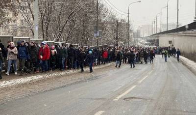 В Москве участники протестной акции собрались около «Матросской тишины». Идут задержания
