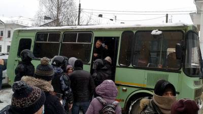 Несанкционированные акции в поддержку Навального в областных центрах СЗФО сопровождались задержаниями активистов