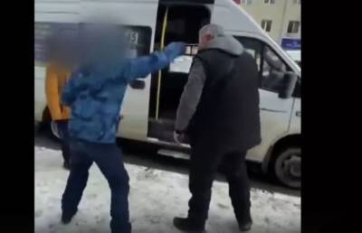 Водитель в Южно-Сахалинске силой высадил ребенка из маршрутки