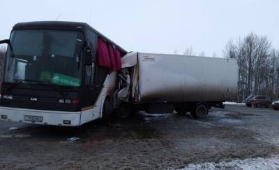 Выяснилось, сколько на самом деле человек пострадали во время ДТП на трассе Тюмень - Ханты–Мансийск