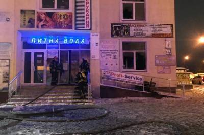В Киеве произошел пожар в торговом центре погиб мужчина