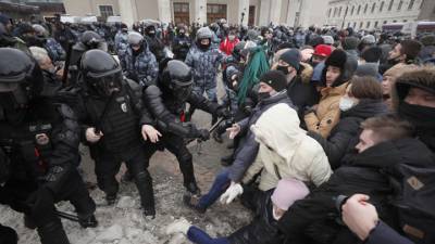 Незаконная акция в Москве: петарды и флаг белорусской оппозиции