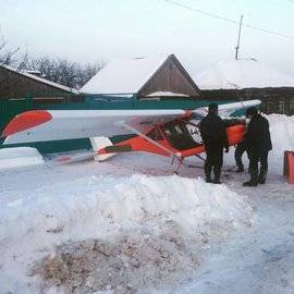 В Башкирии самолёт совершил экстренную посадку из-за попавшей в винт птицы