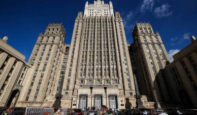 МИД РФ потребовал от США прекратить вмешательства в дела России