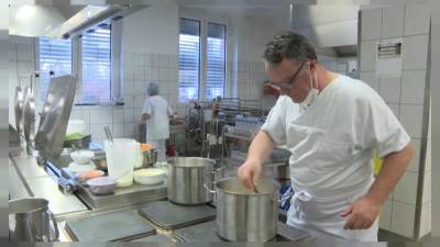 "Звёздный" шеф готовит для пациентов и врачей немецкой больницы