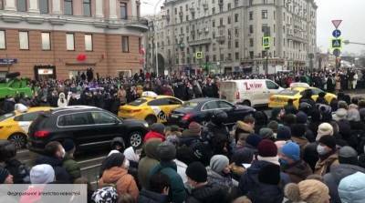Москвичи пожаловались на «загаженный» после митингов центр столицы