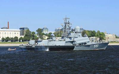 ВМФ РФ зажал в территориальных водах Украины два корабля США