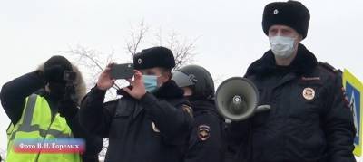 В Екатеринбурге во время акции в поддержку Навального задержали 83 человека