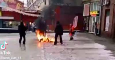 Протесты в России: мужчина поджог себя в центре Москвы (видео)