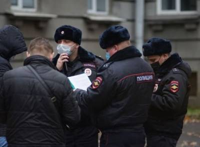 Превентивный удар силовиков: В Петербурге обыскали квартиры оппозиционеров