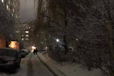 На улице Шевченко в Рязани оцепили двор из-за сообщения о бомбе