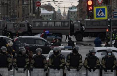 В МВД опровергли применение газа полицейскими в ходе протестов в Петербурге