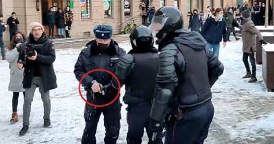 МВД Петербурга признало законным действия полицейского с оружием