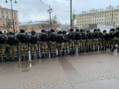 В Петербурге арестовали и оштрафовали первых участников акции 31 января