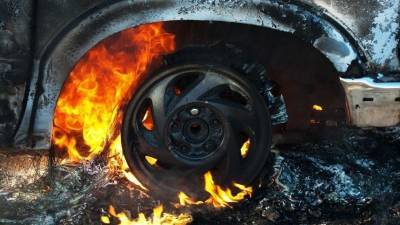 Внезапно вспыхнувшее авто Росгвардии в Москве сожгли умышленно