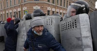В Петербурге возбудили уголовное дело по факту насилия в отношении стражей порядка