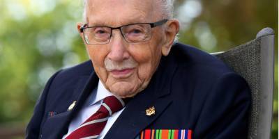 100-летнего ветерана Тома Мура, который собрал для британских медиков более £33 млн, госпитализировали с COVID-19