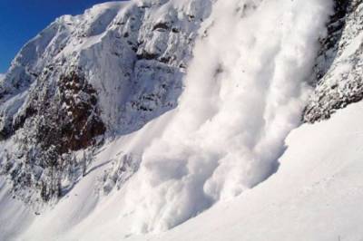 В Альпах из-за схождения лавин погибли три человека, среди них — подросток