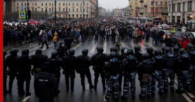 После незаконной акции в Санкт-Петербурге арестовали семь человек