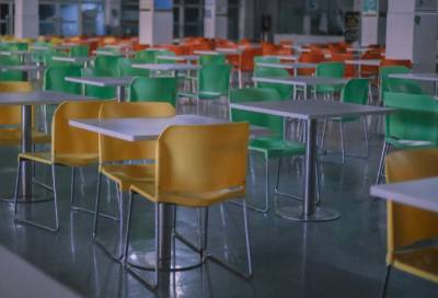 Единый стандарт организации питания утвердили для петербургских школьников