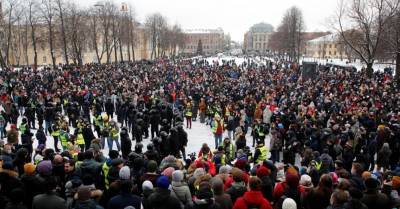 В крупных городах России люди вышли на улицы в поддержку Навального, задержаны более 4 тысяч человек