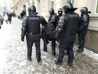 Задержанных на митингах в России уже более 5 тысяч