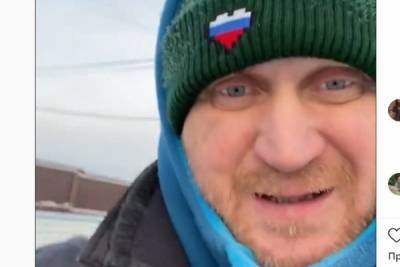 Звезда Уральских пельменей Андрей Рожков решил подработать на катке