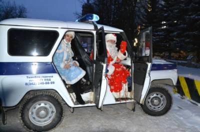 «Полицейский Дед Мороз» шагает по Кунгуру