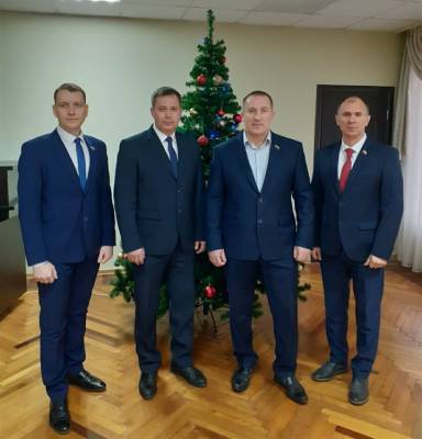 Жителей Ульяновской области поздравляют с праздниками депутаты ЗСО