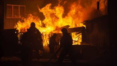 Спасатели локализовали пожар в жилом доме во Владимире