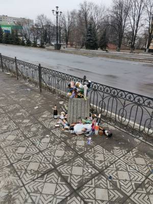 "Старались не мусорить": как выглядит Лисичанск после празднования Нового года