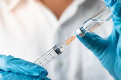 В США думают уменьшить вдвое дозу вакцины от COVID во время прививки