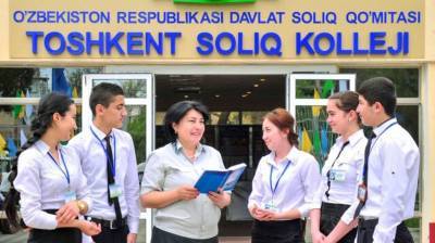 Узбекские учителя выйдут на пенсию на 5 лет раньше