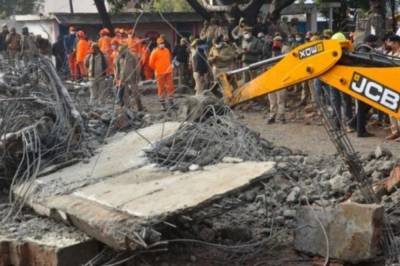 В Индии обрушилась крыша крематория, 25 человек погибли
