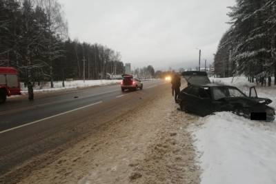 В Ивановской области столкнулись 2 машины, есть пострадавшие