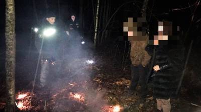 В Добрушском районе в лесу потерялись двое человек - их нашли спасатели