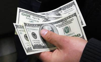 Доллар упал сразу после нового года. Опубликованы новые курсы валют от ЦБ