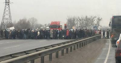 В Полтавской области протестующие перекрыли трассу международного значения