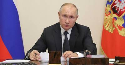 Путин поручил проработать вопрос по сертификатам о вакцинации