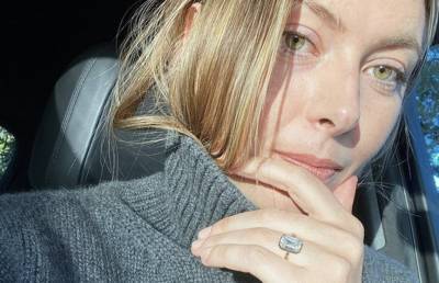 Мария Шарапова впервые показала обручальное кольцо с огромным бриллиантом