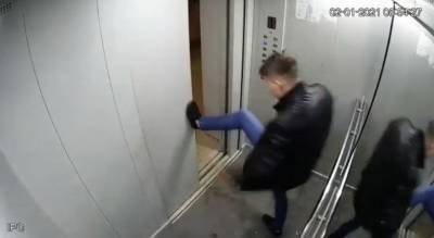 Житель Башкирии в пьяном бреду разнёс лифт