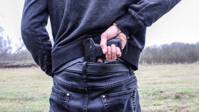 В Петербурге мужчина с пистолетом ограбил банк на $8 тыс.