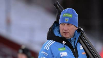 Польховский сообщил, что биатлонист Логинов по личным причинам уехал в Саратов