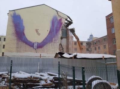 Никаких "после праздников": в Екатеринбурге начали снос здания ПРОМЭКТ