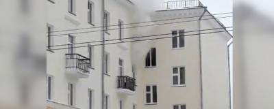 В центре Чебоксар сгорела квартира с мужчиной внутри