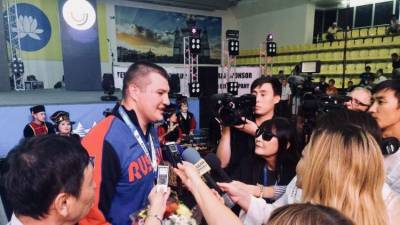 Боксер из Крыма победил нижегородца в новогоднем турнире в Сочи