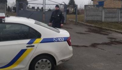Под Киевом пьяный водитель устроил ДТП и заявил в полицию об угоне авто: "протаранил частный дом и..."