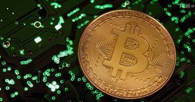Bitcoin подешевел на 10% после достижения очередного рекорда