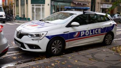 Толпа мотоциклистов избила двух полицейских под Парижем