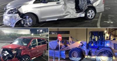 ФОТО, ВИДЕО: Уволенный работник разгромил бульдозером завод Mercedes-Benz в Испании